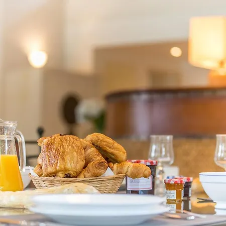 Madame Les Dunes De La Prade *