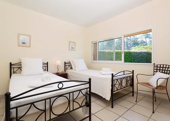 Madame Les Dunes De La Prade *